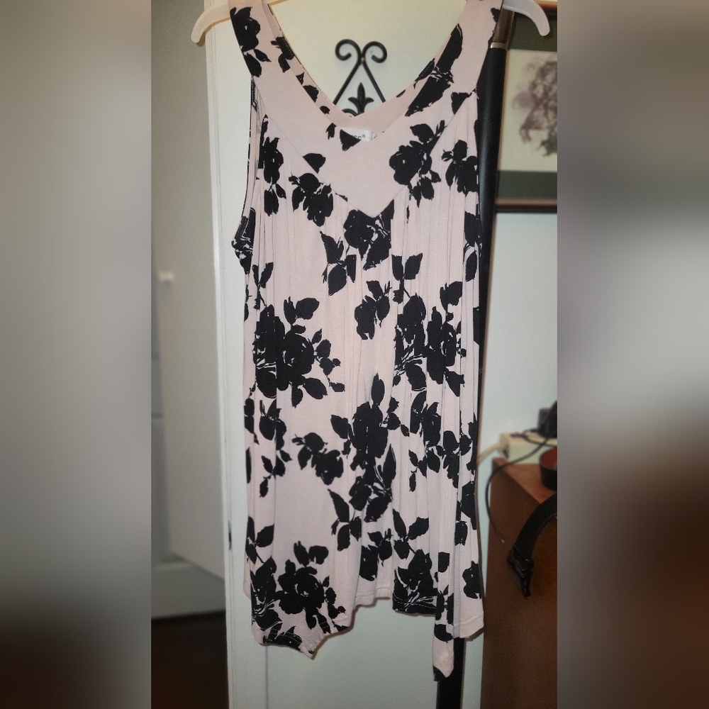 Floral Sleeveless Top in Black and Pink